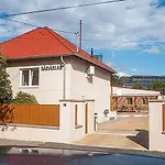 Sarvarlak Apartmanhaz *