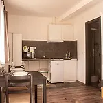Sarvarlak Apartmanhaz