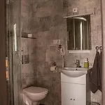 Sarvarlak Apartmanhaz Διαμέρισμα Sárvár