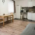 Sarvarlak Apartmanhaz Διαμέρισμα Sárvár