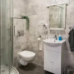Sarvarlak Apartmanhaz Διαμέρισμα Sárvár