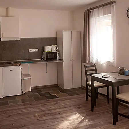Sarvarlak Apartmanhaz Apartment Sarvar