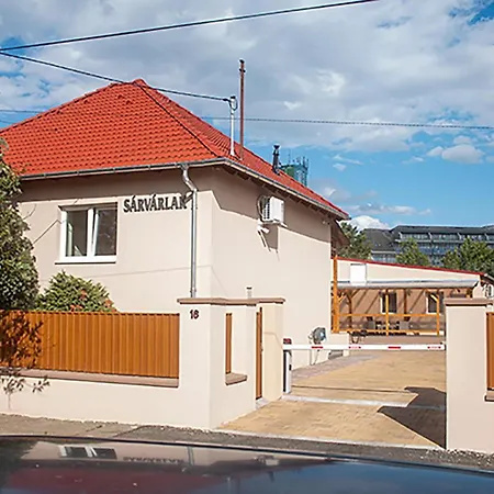Sarvarlak Apartmanhaz *