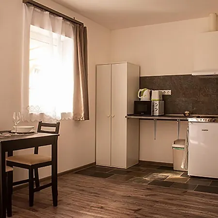 Sarvarlak Apartmanhaz アパート *