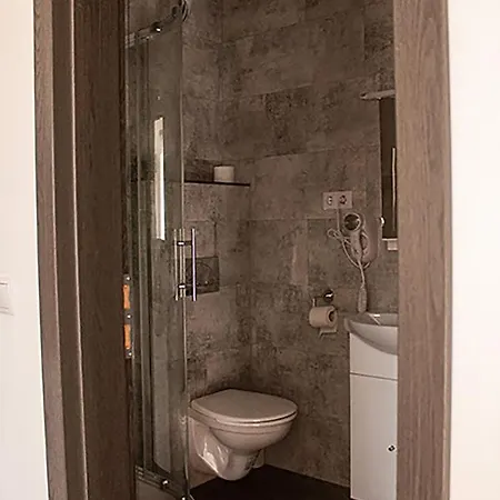Sarvarlak Apartmanhaz アパート