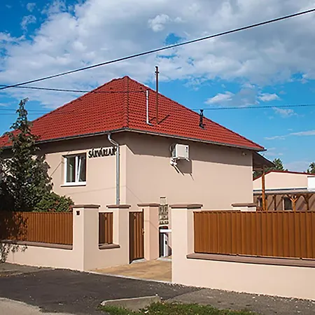 Apartment Sarvarlak Apartmanhaz