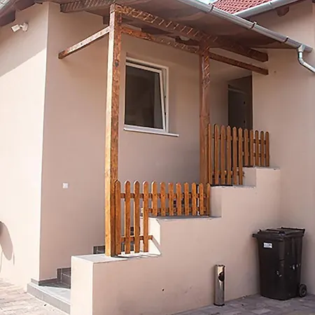 Apartment Sarvarlak Apartmanhaz Sarvar