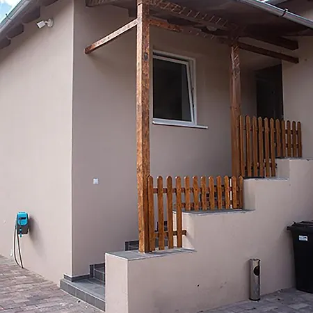 Sarvarlak Apartmanhaz