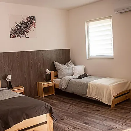 Sarvarlak Apartmanhaz アパート