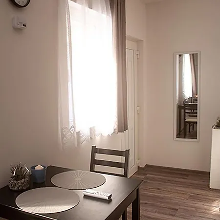 Sarvarlak Apartmanhaz アパート