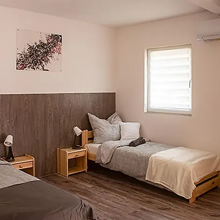 Sarvarlak Apartmanhaz