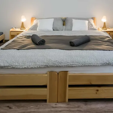 Lägenhet Sarvarlak Apartmanhaz *