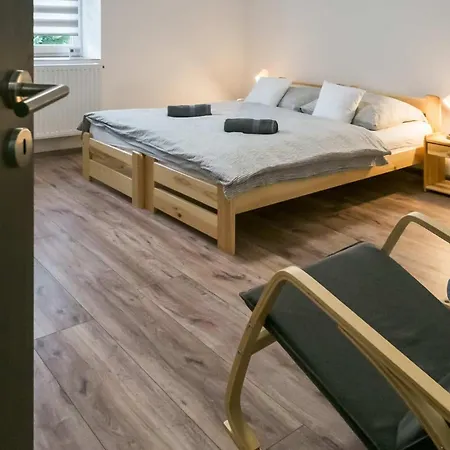 Sarvarlak Apartmanhaz *
