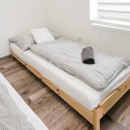 Lägenhet Sarvarlak Apartmanhaz *
