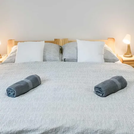 Sarvarlak Apartmanhaz *