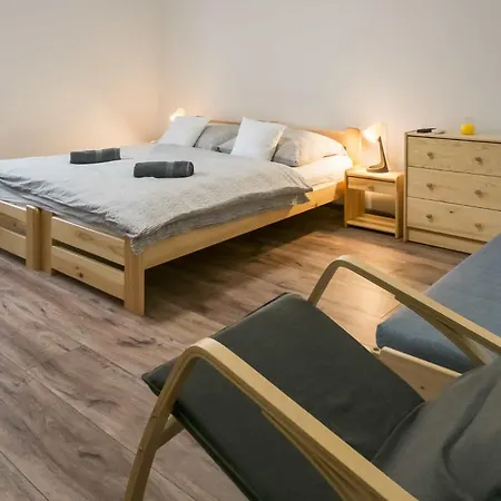 アパート Sarvarlak Apartmanhaz シャールヴァール