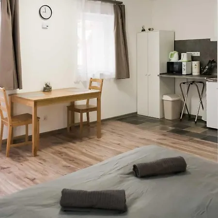 Sarvarlak Apartmanhaz *