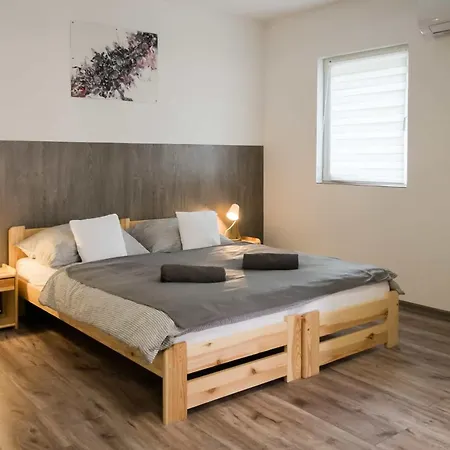 Apartment Sarvarlak Apartmanhaz Sarvar