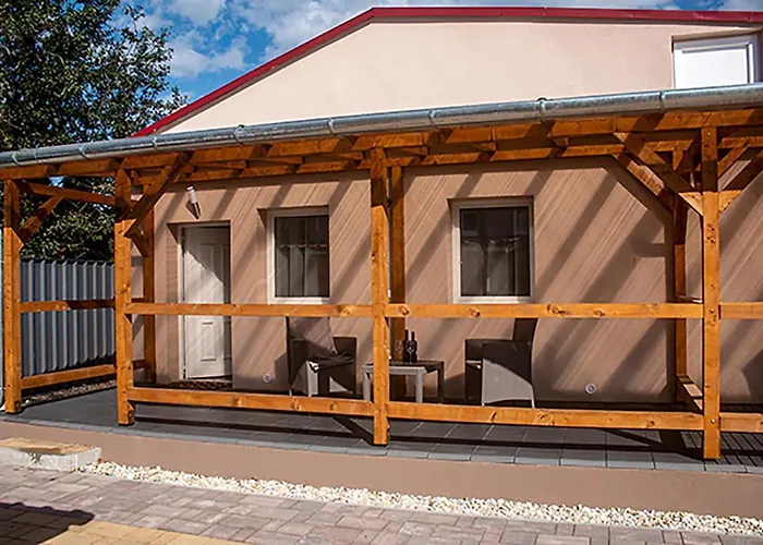 Sarvarlak Apartmanhaz דירה Sárvár