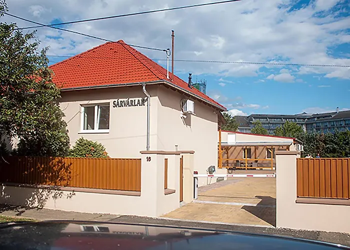 Sarvarlak Apartmanhaz *
