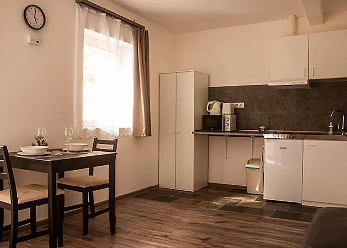 Sarvarlak Apartmanhaz דירה *