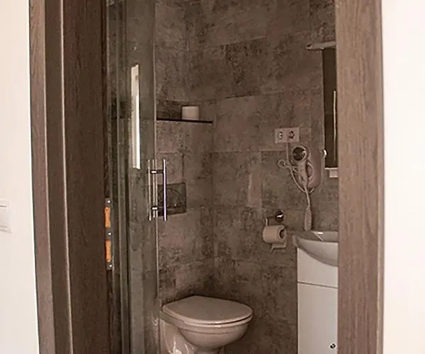Sarvarlak Apartmanhaz דירה