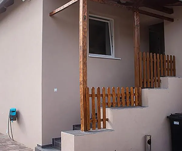 Sarvarlak Apartmanhaz