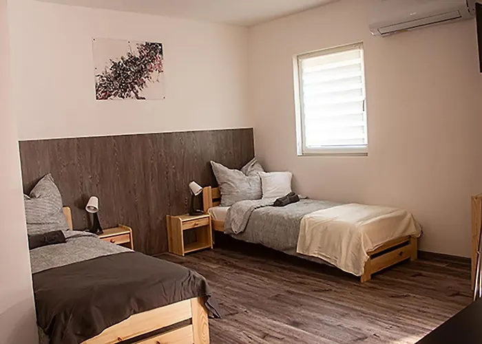 Sarvarlak Apartmanhaz דירה
