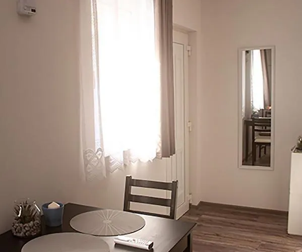 Sarvarlak Apartmanhaz דירה