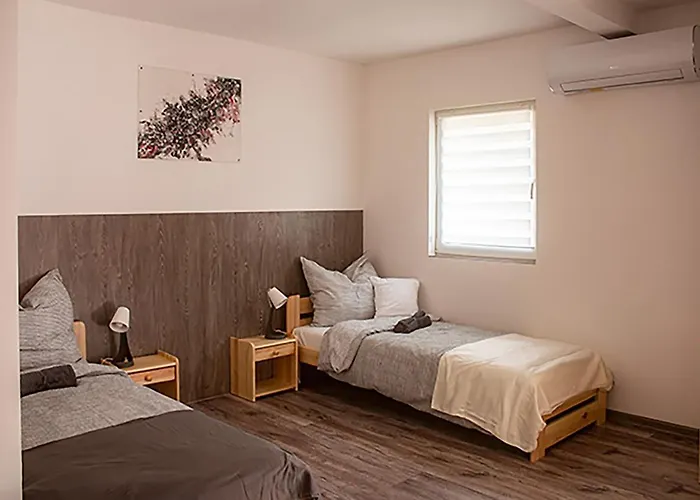 Sarvarlak Apartmanhaz