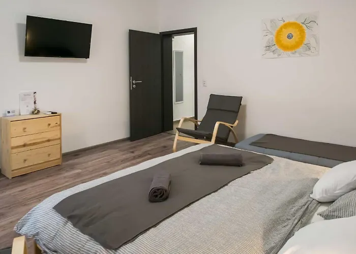 Sarvarlak Apartmanhaz דירה