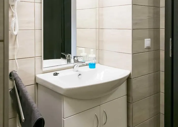 Sarvarlak Apartmanhaz דירה Sárvár