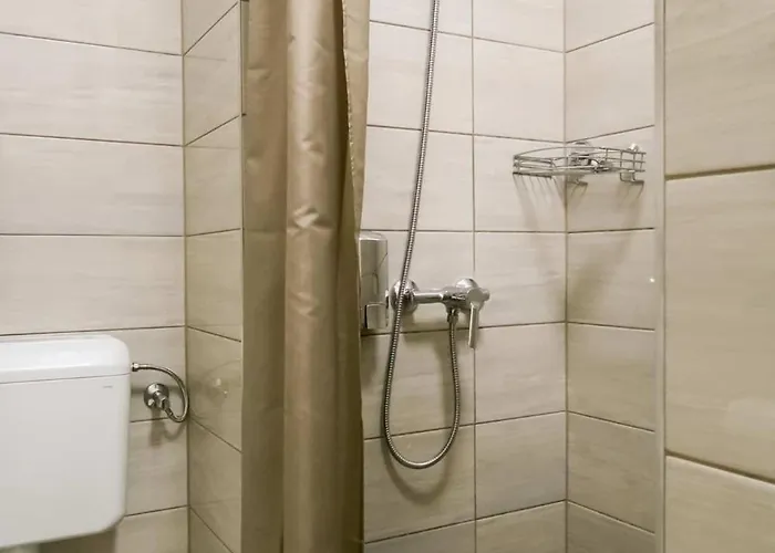 Sarvarlak Apartmanhaz