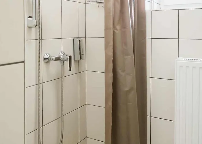 Sarvarlak Apartmanhaz דירה Sárvár