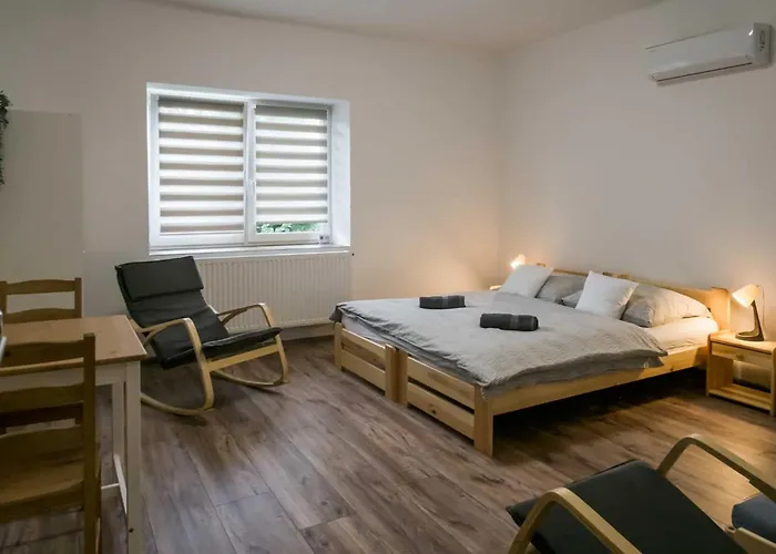 Sarvarlak Apartmanhaz דירה