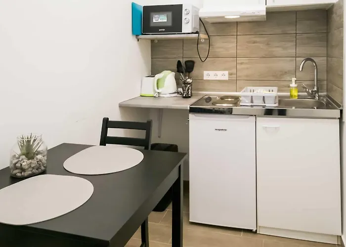 Sarvarlak Apartmanhaz