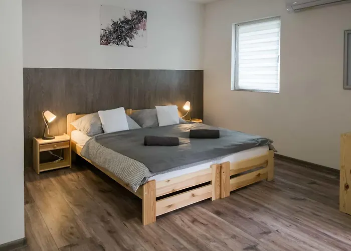 Sarvarlak Apartmanhaz *