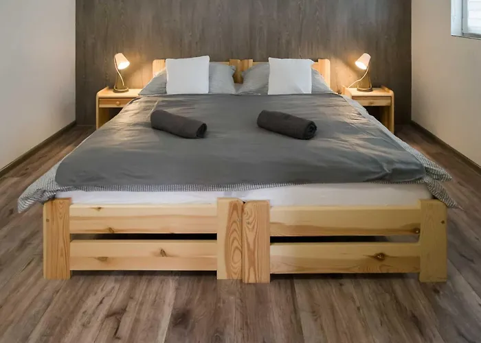 Sarvarlak Apartmanhaz דירה *