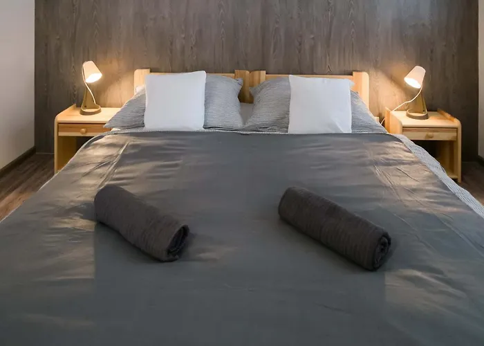 Sarvarlak Apartmanhaz