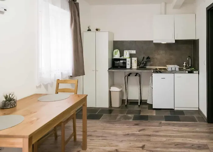 דירה Sarvarlak Apartmanhaz